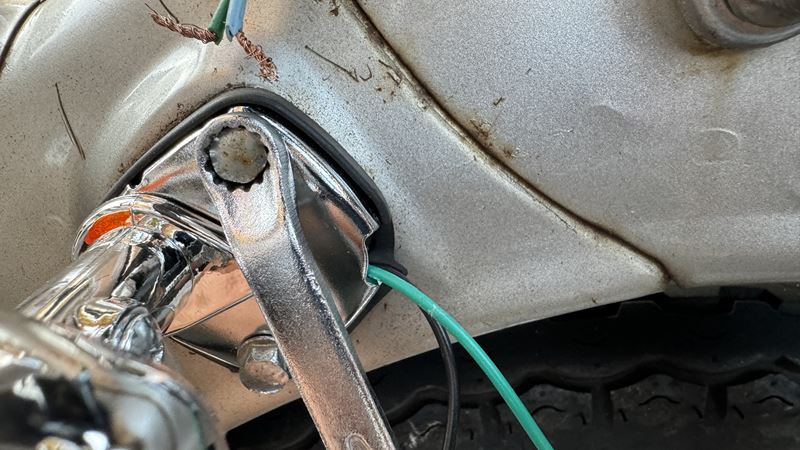 リトルカブのリアウインカー取り付け