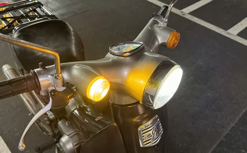 送料込み　オートバイ用　ウィンカー　倉庫整理品です バイク 小型ledテールランプ ウインカー兼用 未使用品の通販 by K2｜ラクマ