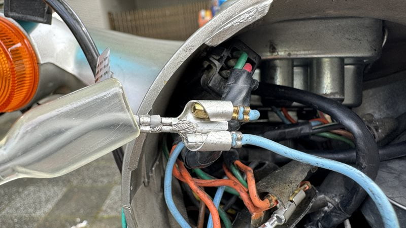 ダイオード付きハーネス取り付け