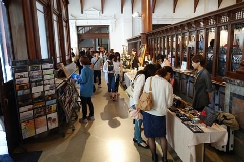 京都アートフリーマーケット　京都文化博物館入口付近